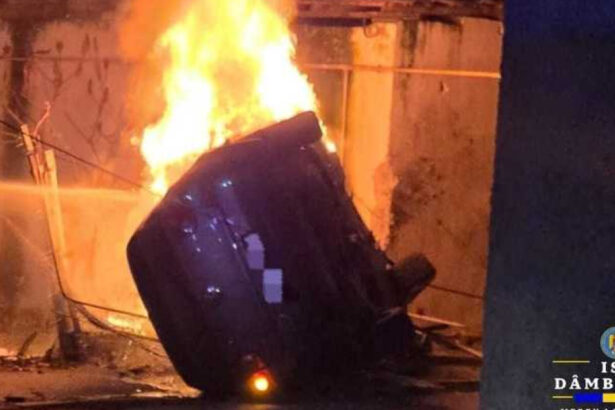 doi tineri au murit carbonizati dupa ce masina in care se aflau a lovit o cladire si a luat foc 6954d6023510a