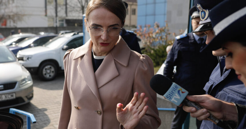 exclusiv cum explica sefa lia savonea momentul m a sunat lia ma duc sa vorbesc din timpul conferintei de la curtea de apel bucuresti 693ad6c7a4792