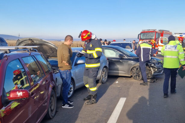 foto accident in lant pe dn11 in covasna 7 masini implicate 5 persoane printre care si un copil au fost duse la spital 6946d41301687