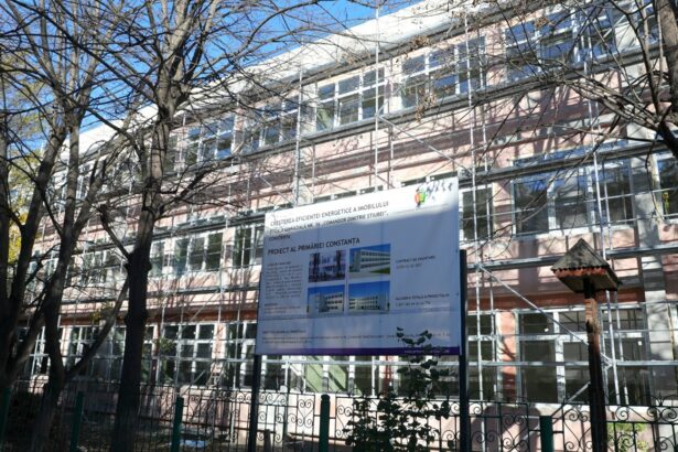 foto cum merg lucrarile la scoala gimnaziala 14 palazu mare si scoala gimnaziala 36 comandor dimitrie stiubei iata ce spune primaria constanta 69309aa796640