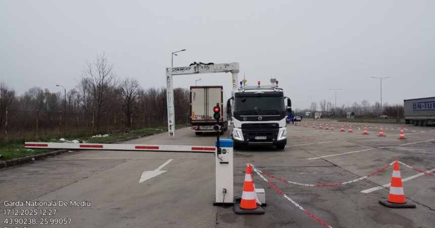 foto garda de mediu a testat noul scaner mobil cu raze x in apropierea frontierei a verificat camioane de marfa inclusiv pentru radiatii 69440c93c64a2