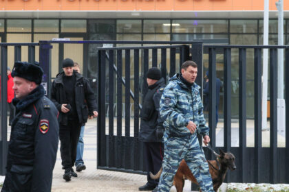 foto un copil a fost ucis intr un atac la o scoala din regiunea moscova atacatorul un adolescent de 15 ani si a recunoscut vina 6941987df0625