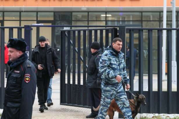 foto un copil a fost ucis intr un atac la o scoala din regiunea moscova atacatorul un adolescent de 15 ani si a recunoscut vina 6941987df0625