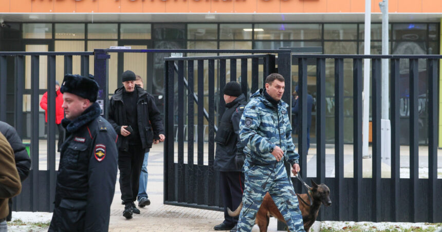 foto un copil a fost ucis intr un atac la o scoala din regiunea moscova atacatorul un adolescent de 15 ani si a recunoscut vina 6941987df0625