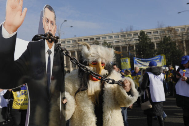 galerie foto profesorii protesteaza in piata victoriei demnitatea nu se negociaza sindicatele cer demiterea ministrului daniel david 69397ea15a6c7
