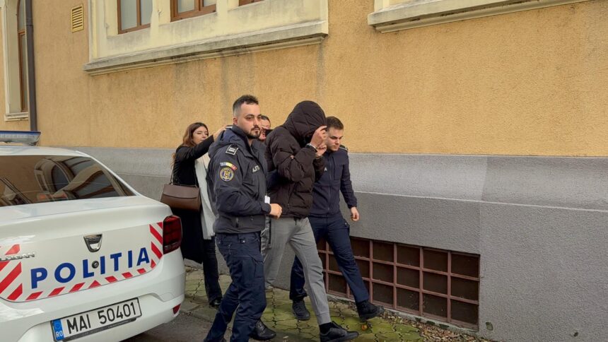 galerie fotovideo el este politistul din cernavoda care a snopit in bataie un barbat si l a lasat sa plece noaptea plin de sange 693a8e4b8a215