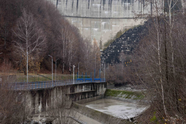 hidroelectrica reporneste in aceasta noapte hidroagregatele de la barajul paltinu 69406d98229da