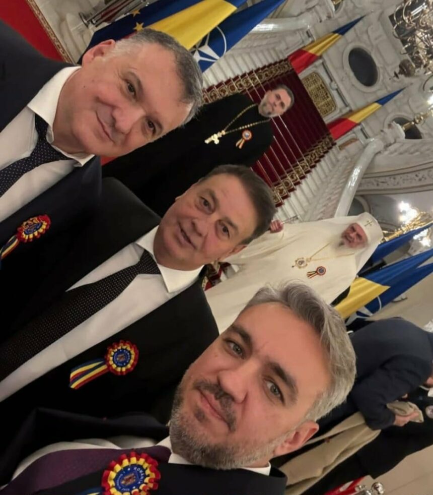 imaginea momentului surprinsa la receptia de la cotroceni mitroi si hutuca unul langa altul 692e0ad440630