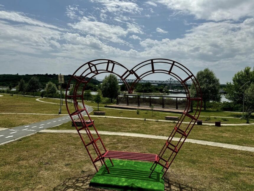 licitatie de peste 1 milion de lei bazinul semiolimpic din orasul cernavoda va functiona pe energie solara 6938abcb85b02