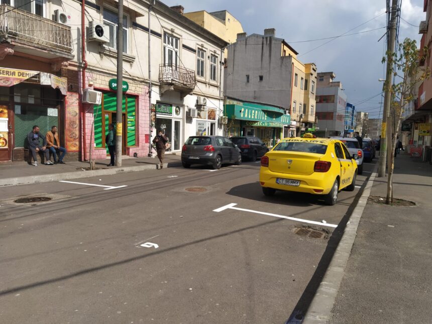 mai multe cladiri neingrijite din constanta supraimpozitate 69448cf7ce1e4