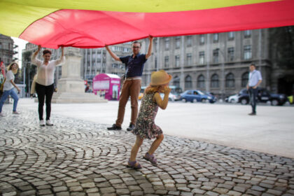 marea majoritate a romanilor 882 declara ca iubesc romania si sunt mandri de tara lor sondaj inscop 692d61c14edbd