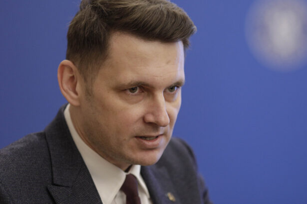 mircea abrudean romania intra in 2026 cu un deficit in scadere iar acest lucru inseamna ca masurile luate de guvern au fost eficiente 695418032056d