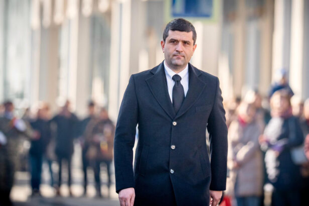 o organizatie pentru drepturile romilor face plangere la cncd impotriva lui radu miruta ce a declarat ministrul 6945c1bbe4251