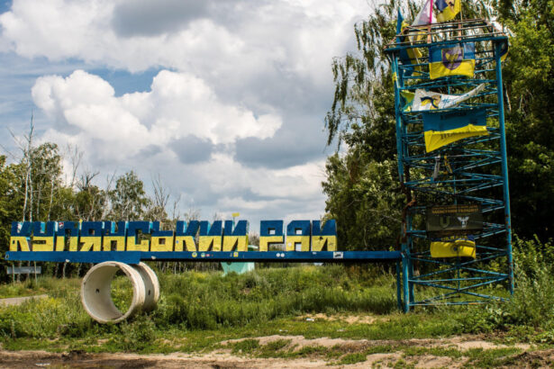 oficial ucrainean trupe ruse incercuite la kupiansk sunt aprovizionate cu steaguri nu cu hrana 694108717945d