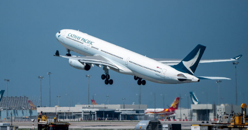 panica la bordul unui zbor boston hong kong un pasager a incercat sa deschida usa avionului in zbor 693bec97d0d61