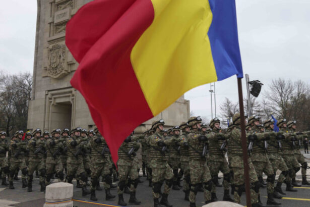 parada militara de 1 decembrie de la ora 11 00 defileaza 2 900 de militari tehnica militara de infanterie si 45 de aeronave 692d2222a0ca7