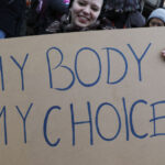 parlamentul european a votat dreptul la avort garantat in toate tarile membre ce se intampla mai departe si cum au votat alesii romani 6942d9cb7b496