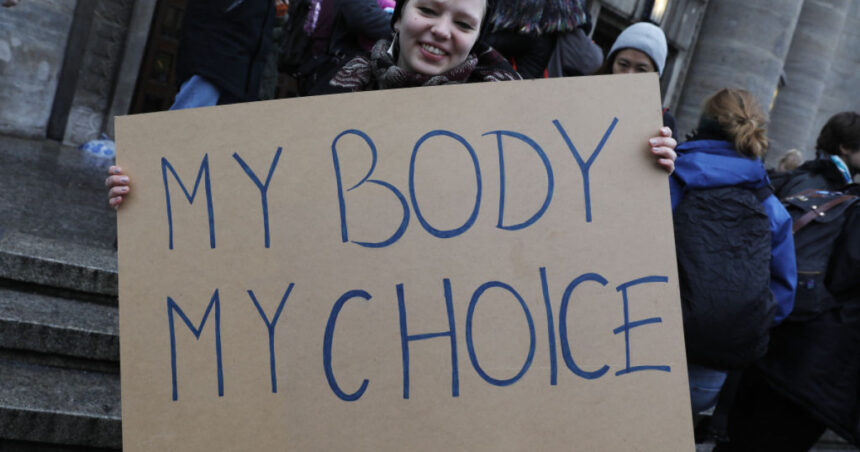 parlamentul european a votat dreptul la avort garantat in toate tarile membre ce se intampla mai departe si cum au votat alesii romani 6942d9cb7b496