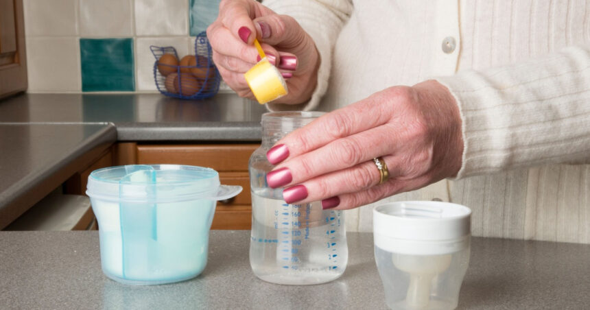 patru mari lanturi de magazine anunta retragerea de pe raft a unor loturi de lapte praf de la nestle 693c8acc7f9e5