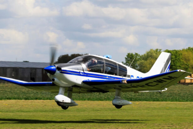 patru piloti francezi cu varste cuprinse intre 18 si 25 de ani au murit dupa ce s au prabusit cu un avion in pirinei 6936fb378745b