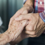 perchezitii in dosarul azilului din timis unde zeci de batrani au fost gasiti in conditii improprii ce acuzatii au fost aduse 693eb665e06c7