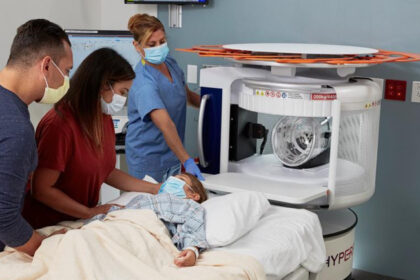 premiera in romania primul rmn mobil functioneaza la iasi investigatii imagistice direct in sala de operatie si in terapie intensiva 693309de73034