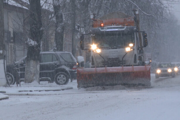 primaria capitalei bucurestiul e pregatit pentru primele ninsori 512 utilaje si aproape 2 500 de oameni asigura deszapezirea 6949770bc131c