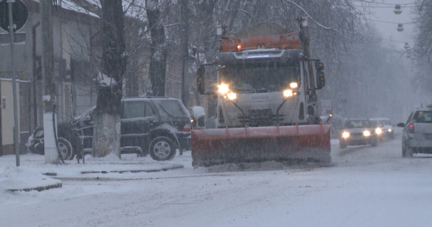 primaria capitalei bucurestiul e pregatit pentru primele ninsori 512 utilaje si aproape 2 500 de oameni asigura deszapezirea 6949770bc131c