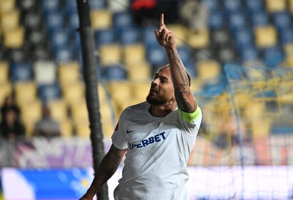 se intoarce denis alibec acasa atacantul anunta ca farul este o optiune 694a7c1b8160c