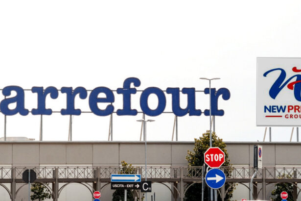 tara din care carrefour si a anuntat plecarea comisia europeana tocmai si a dat acordul preluarii de catre un alt mare retailer 692daf29a5cde