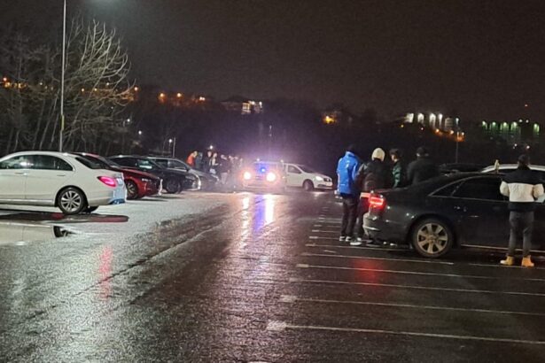 un barbat beat mort retinut de oamenii legii pentru ca facea drifturi in portul tomis 6932cace462be