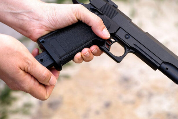 un barbat nervos a intrat inarmat peste un executor judecatoresc la constanta 693c5e48ba23e