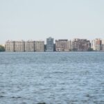 un dezvoltator imobiliar se pregateste sa construiasca mai multe blocuri cu 11 etaje pe malul lacului siutghiol 6938a90f52d21