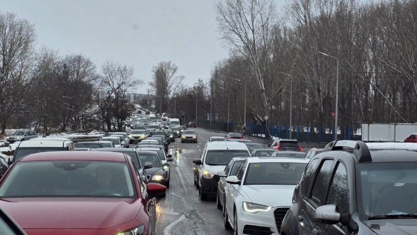 update video discutii aprinse in consiliul local constanta pe tema compensarii taxei de 200 de lei pentru utilizarea domeniului public sau privat al orasului 69302a30a34e0