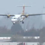 video aterizari pe vreme extrema probleme pe aeroportul din cluj napoca din cauza vantului puternic ce se intampla cu zborurile 695298c060a7d