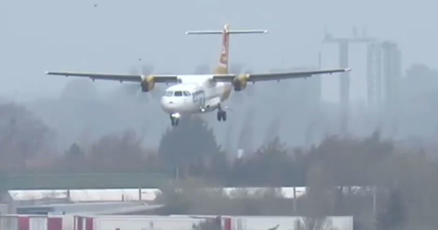 video aterizari pe vreme extrema probleme pe aeroportul din cluj napoca din cauza vantului puternic ce se intampla cu zborurile 695298c060a7d
