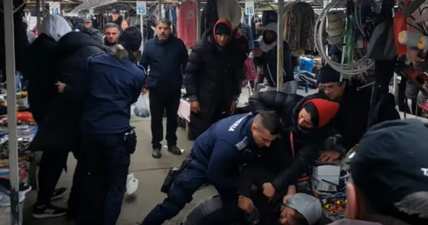 video bataie intr o piata din timisoara scandalul a inceput cand jandarmii au mers acolo sa caute produse contrafacute 6948f14a884ba