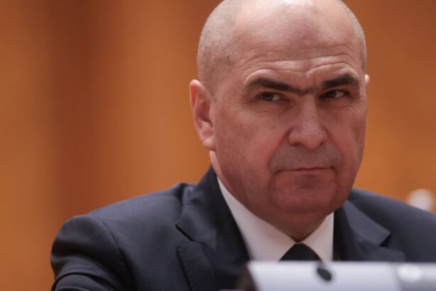 video bolojan catre semnatarii motiunii criticati guvernul oricat dar mi se pare cu adevarat periculos cum va raportati la apararea tarii 694021751e317