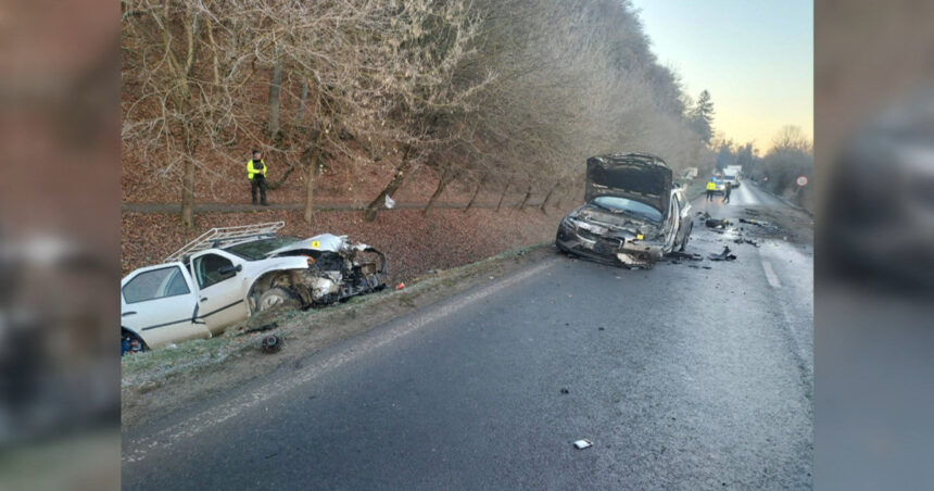 video carambol cu doua masini si un camion in harghita cinci persoane ranite intre care si un copil circulatia este blocata 6941169b46376
