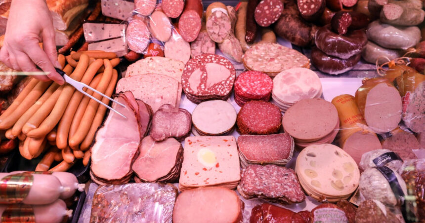 video consiliul concurentei analizeaza problemele pe care fermierii romani le au in comercializarea carnii de porc 694945c857db4