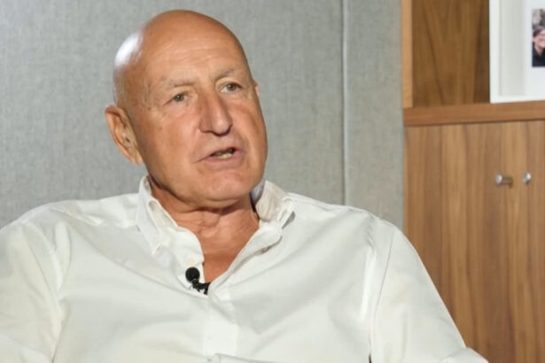 video cum isi comunica romania atuurile bogdan enoiu cu cat o tara e mai departata de noi cu atata imaginea noastra e mai buna 6932b908ee9df