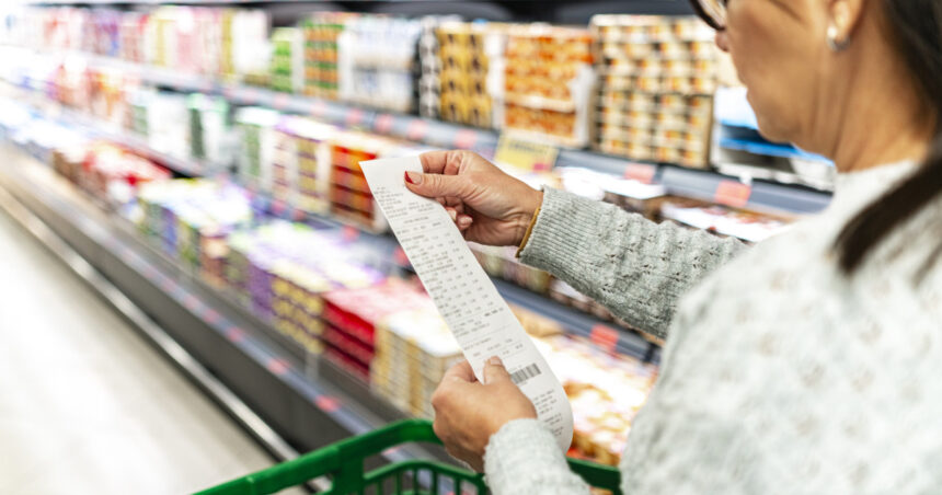 video de sarbatori romanii nu prea se uita la bani cat ajunge sa cheltuie in medie o familie in luna decembrie cumperi ce iti permiti 693fcd0b50a78