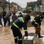 video despagubiri cerute ilegal dupa inundatii rudele unui primar din bihor ar fi primit bani desi nu au fost afectate de revarsarea apelor 6943a7cd5b559