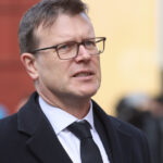 video domn domn sa naltam cantat la pian de ambasadorul britanic la bucuresti mesajul lui giles portman pentru romani de craciun 694bde150f3f8