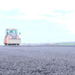 video dupa mai bine de un deceniu de blocaje apar primii kilometri de asfalt pe a3 in bihor imagini de pe santierul autostrazii 6931de0392e97