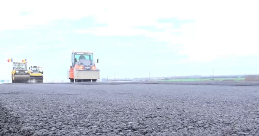 video dupa mai bine de un deceniu de blocaje apar primii kilometri de asfalt pe a3 in bihor imagini de pe santierul autostrazii 6931de0392e97