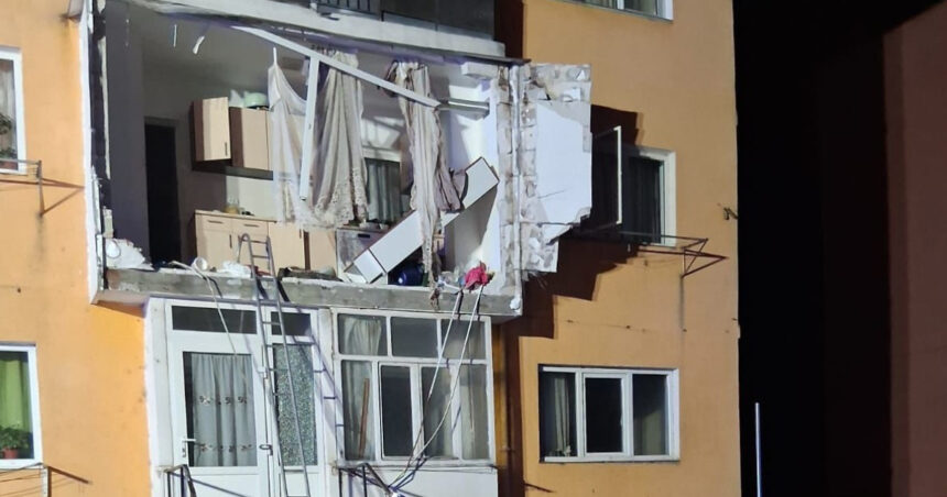 video explozie intr un bloc din bihor o femeie a fost ranita grav 69391bc954276