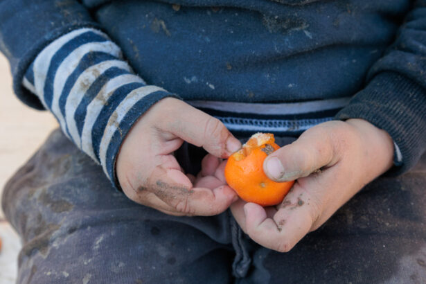 video minune de craciun pentru familiile sarace din donatii preotul care aduce bucurie pentru 10 500 de copii de unul singur n as putea 693f972081271