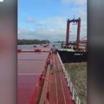 video momentul in care doua nave se ciocnesc pe dunare imaginile au fost filmate de pe vasul care a provocat accidentul 693c08c1a8ef6