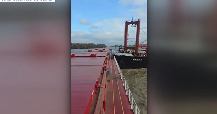 video momentul in care doua nave se ciocnesc pe dunare imaginile au fost filmate de pe vasul care a provocat accidentul 693c08c1a8ef6